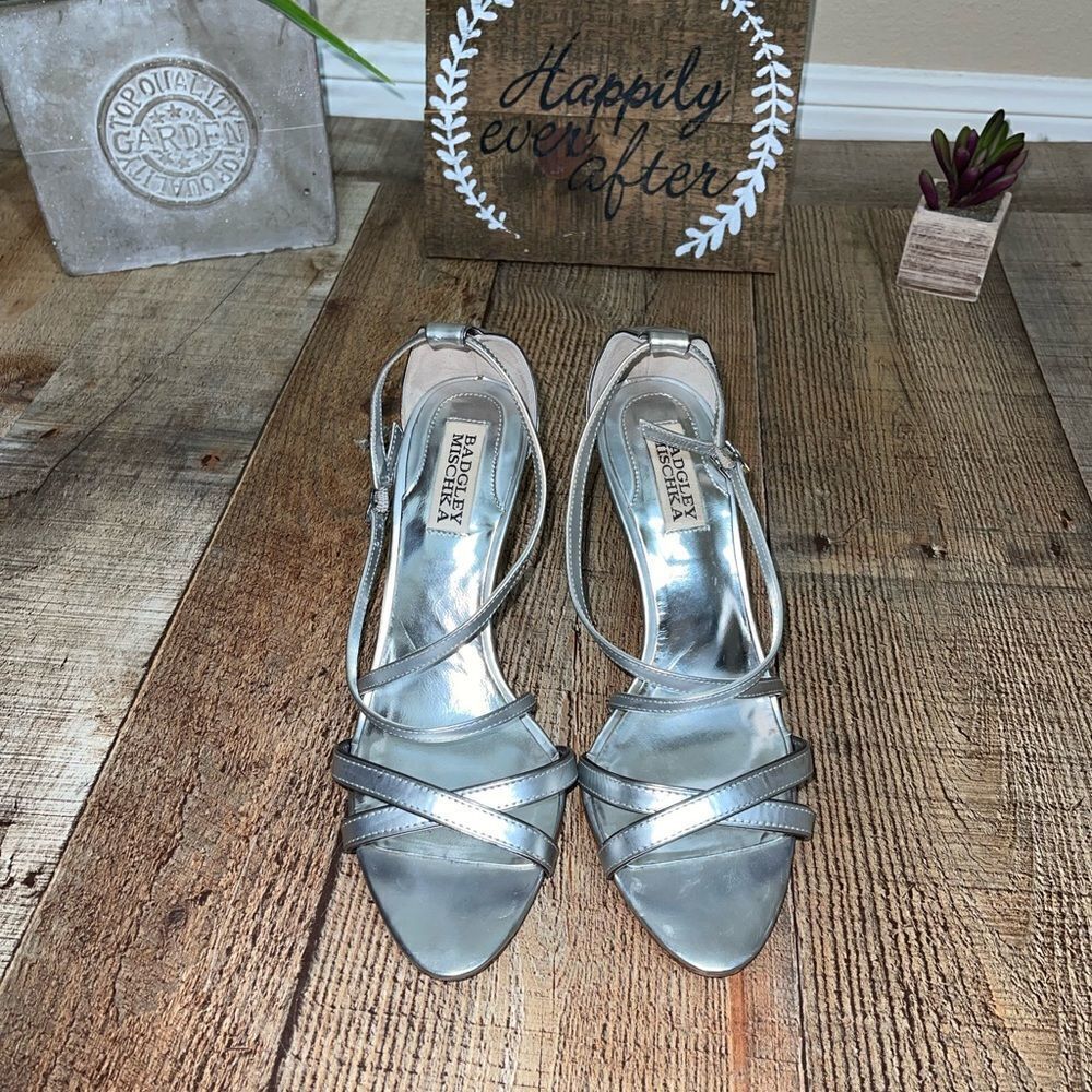 Badgley mischka strappy silver heels pumps